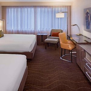 Chambre Lit Queen-Size avec Accès aux Personnes Handicapées